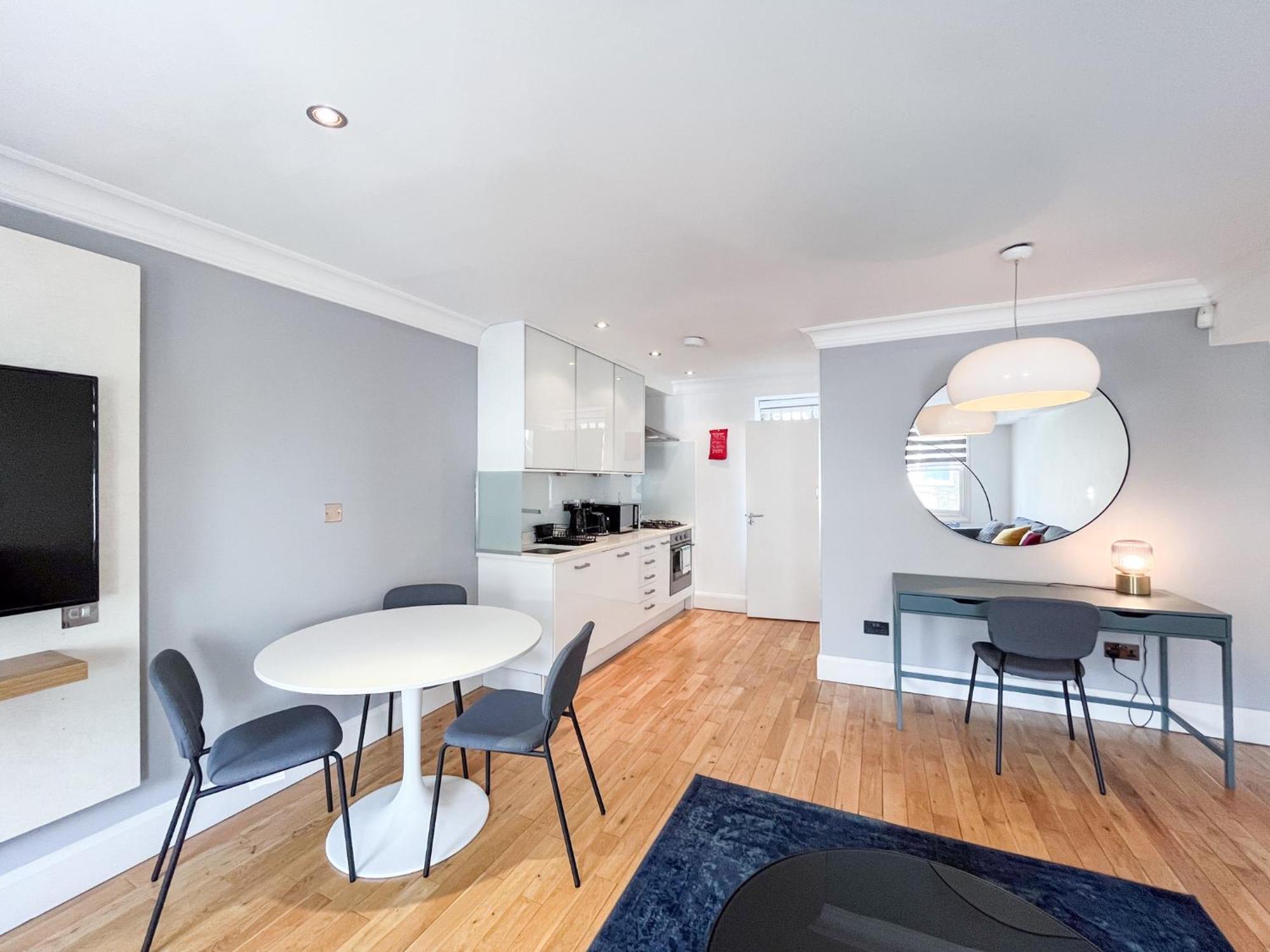 Large And Very Stylish P1 Appartement